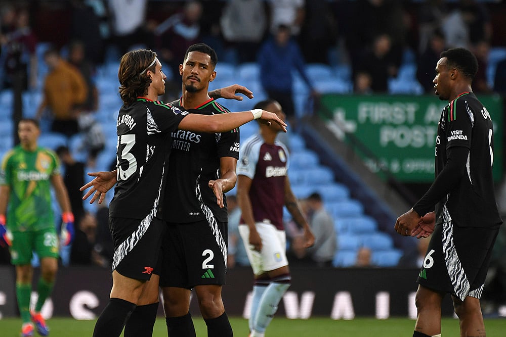 | Photo: AP/Rui Vieira : Premier League 2024-25: Arsenal players celebrate their victory against Aston Villa